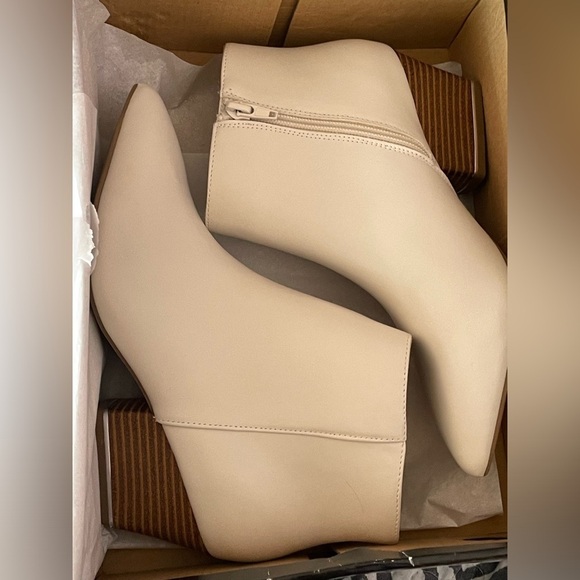 Alfani booties perfect for all seasons!  This year's booties! Bone color!​​​​ - Picture 3 of 7
